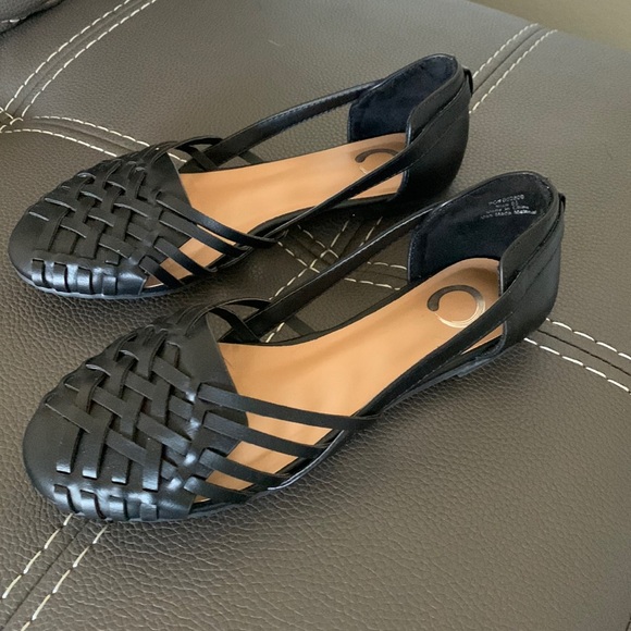 Shoes - Womens shoes.